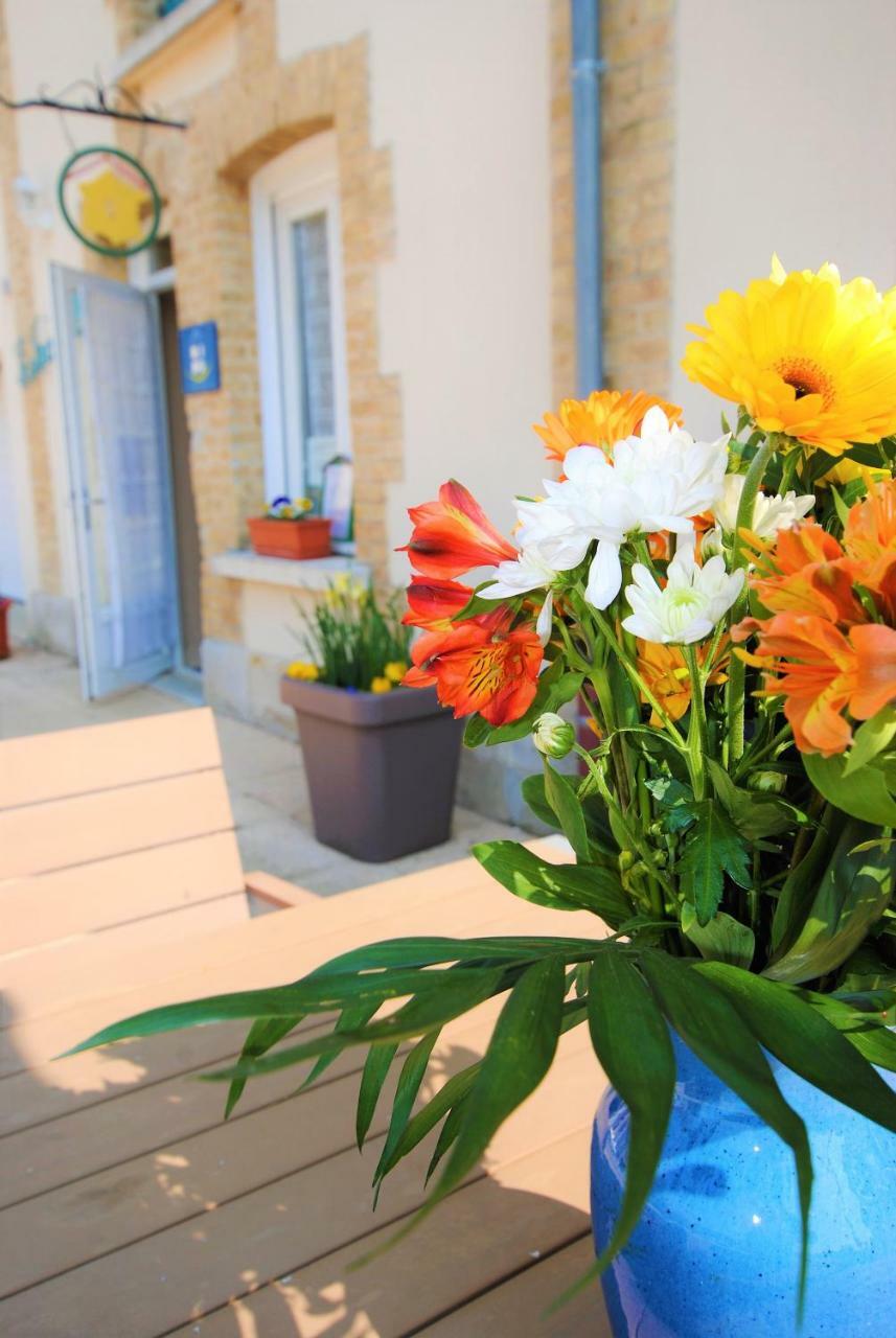 Bed and Breakfast La Janenquelle Sarry  Esterno foto