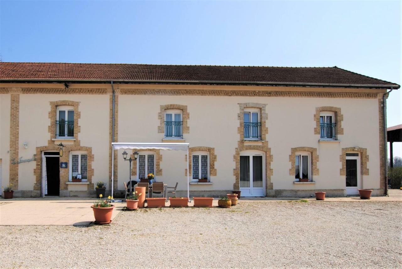 Bed and Breakfast La Janenquelle Sarry  Esterno foto